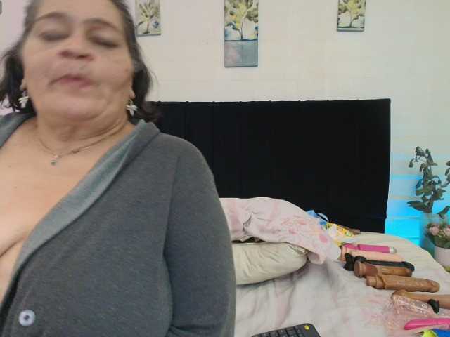 VickyBoobss live cam on BongaCams