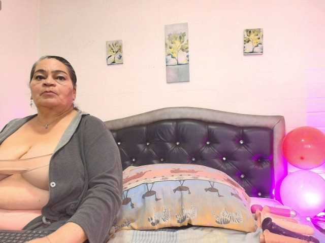 VickyBoobss live cam on BongaCams