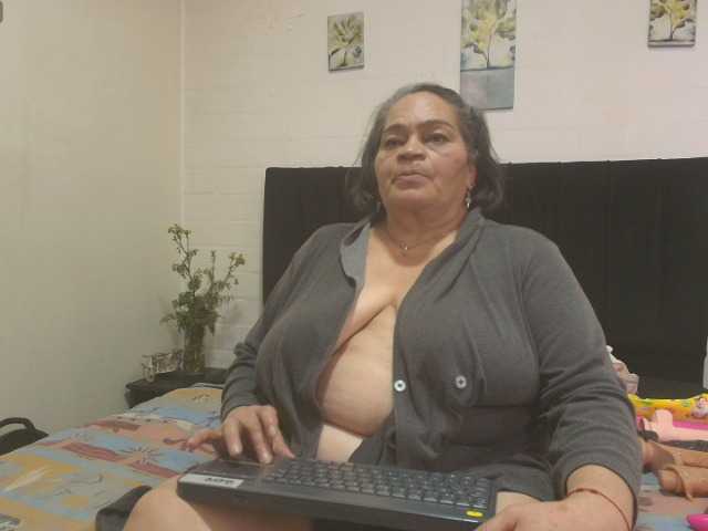 VickyBoobss live cam on BongaCams