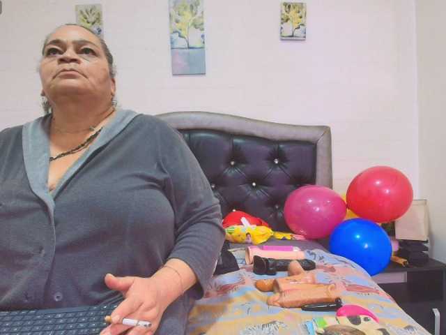 VickyBoobss live webcam show