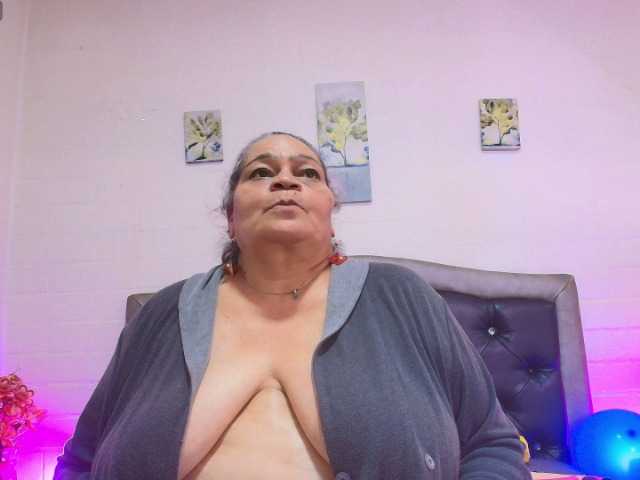 VickyBoobss live cam on BongaCams