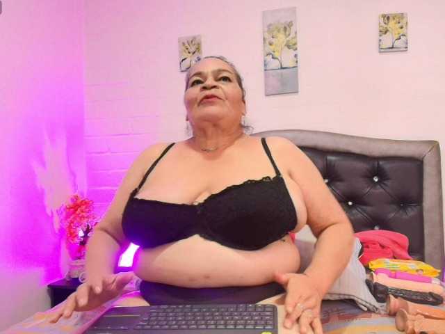 VickyBoobss live cam on BongaCams