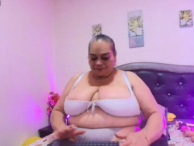 QueenMatturex live webcam show