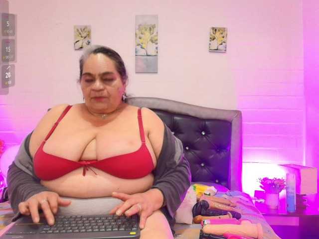 VickyBoobss live cam on BongaCams