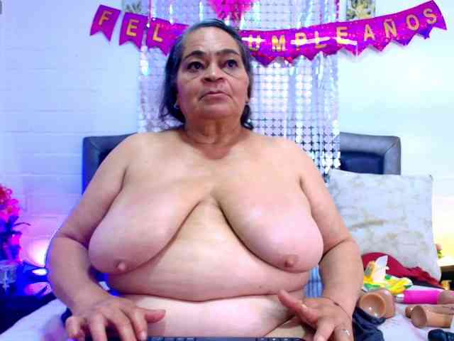 QueenMatturex webcam