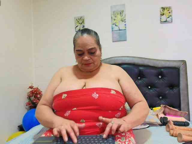 QueenMatturex webcam