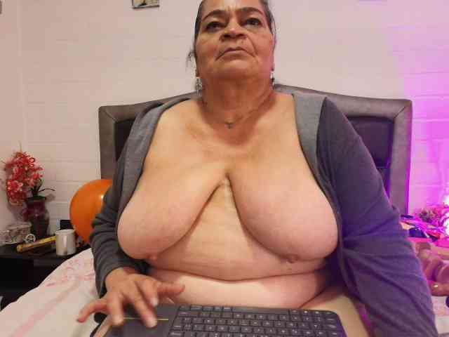 Modella: QueenMatturex