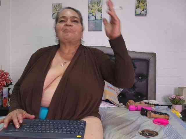 QueenMatturex webcam