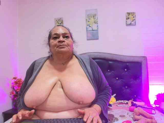 queenmatturex's live room