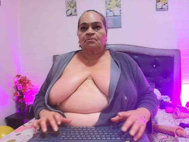 QueenMatturex webcam