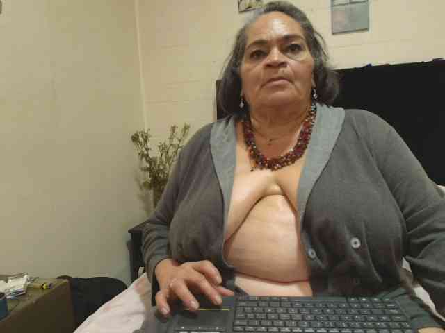 QueenMatturex webcam