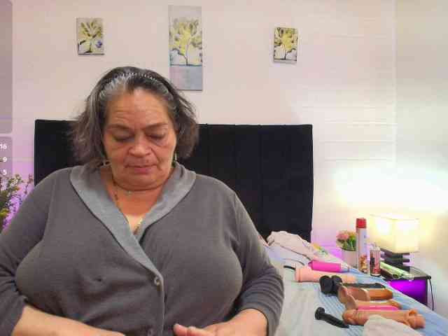 QueenMatturex webcam
