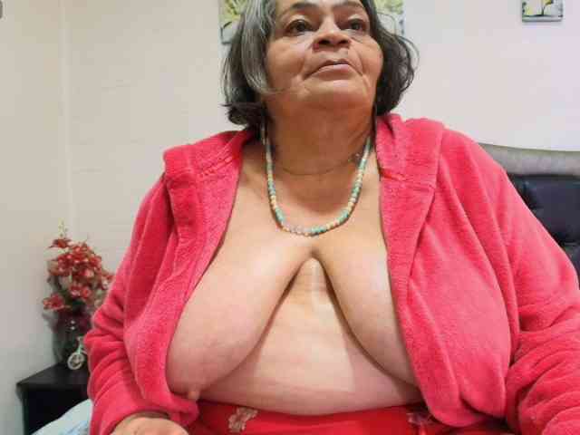 QueenMatturex webcam