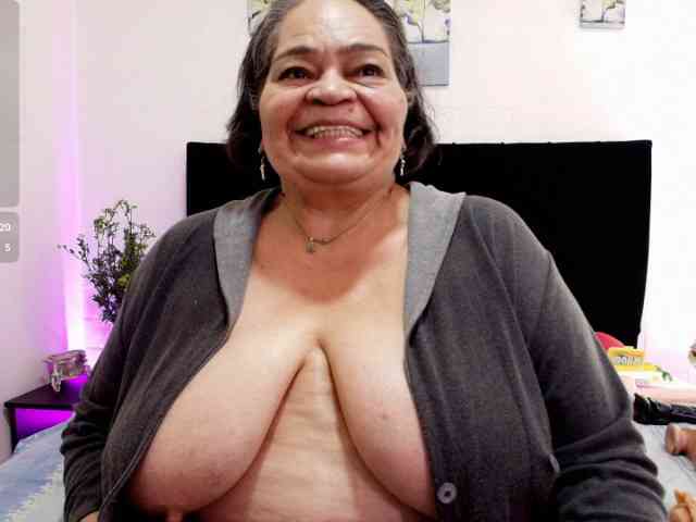 QueenMatturex webcam