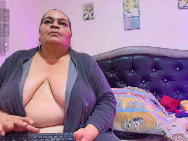 QueenMatturex webcam