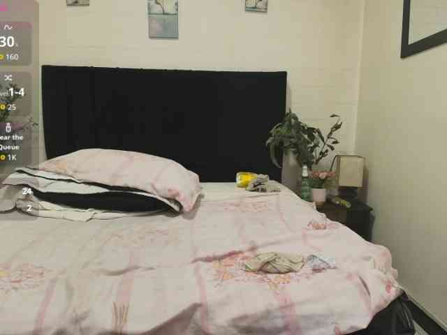 QueenMatturex webcam