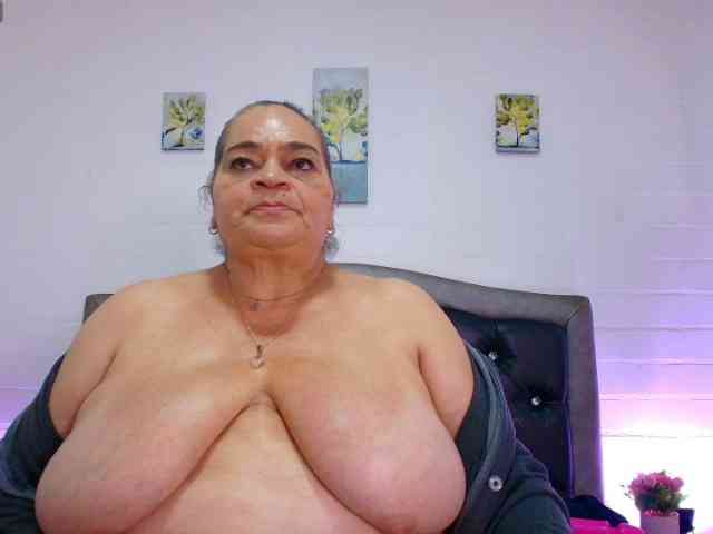 QueenMatturex webcam
