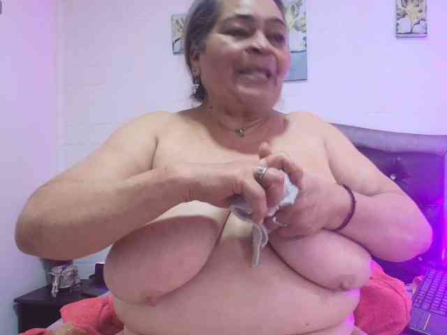 QueenMatturex webcam
