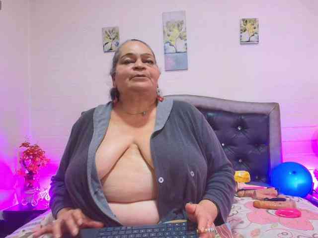 VickyBoobss