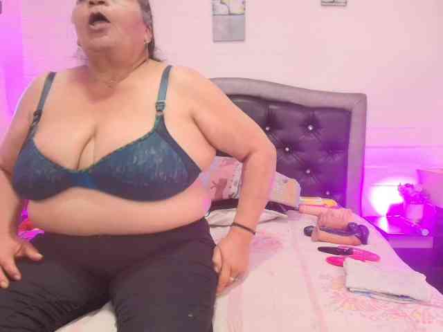 VickyBoobss