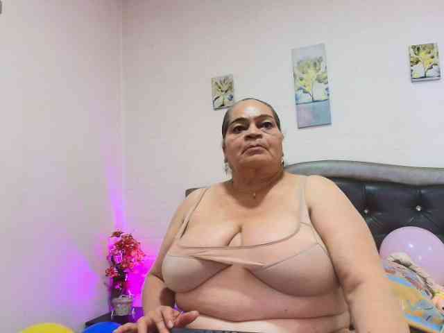 QueenMatturex webcam