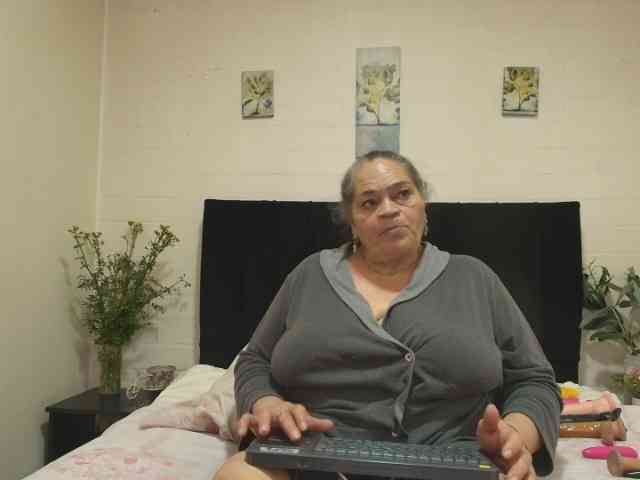 QueenMatturex webcam