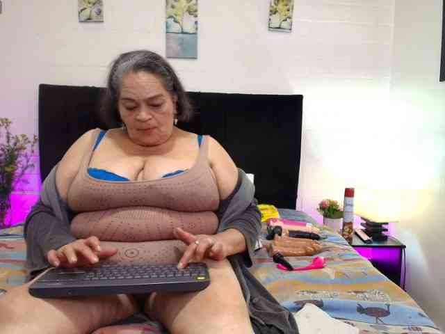 QueenMatturex webcam
