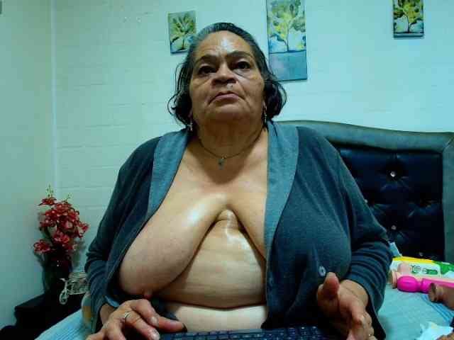 QueenMatturex webcam
