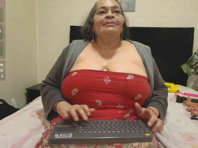 QueenMatturex webcam
