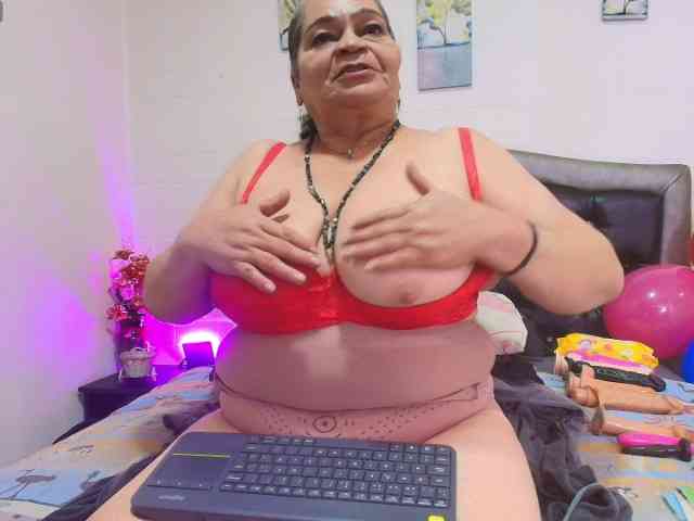 QueenMatturex webcam