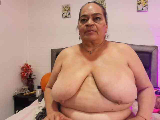 QueenMatturex webcam