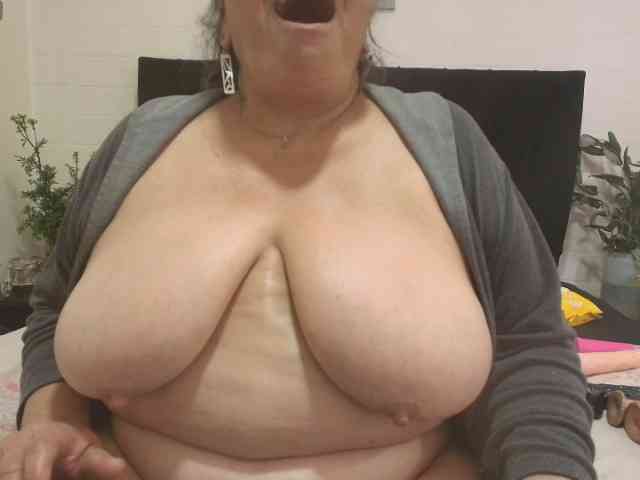 QueenMatturex webcam