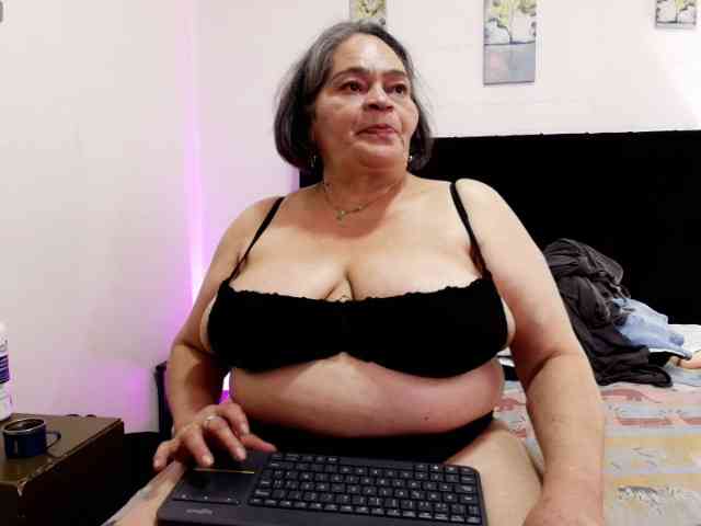 QueenMatturex webcam