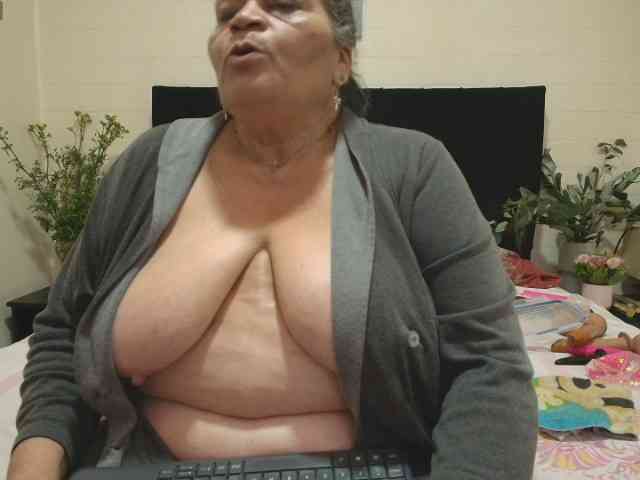 QueenMatturex webcam