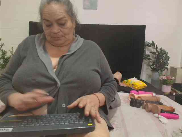 QueenMatturex webcam