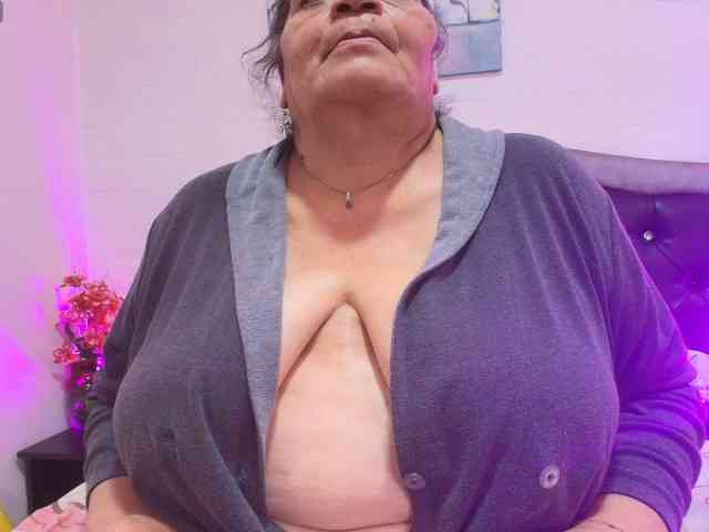 QueenMatturex webcam