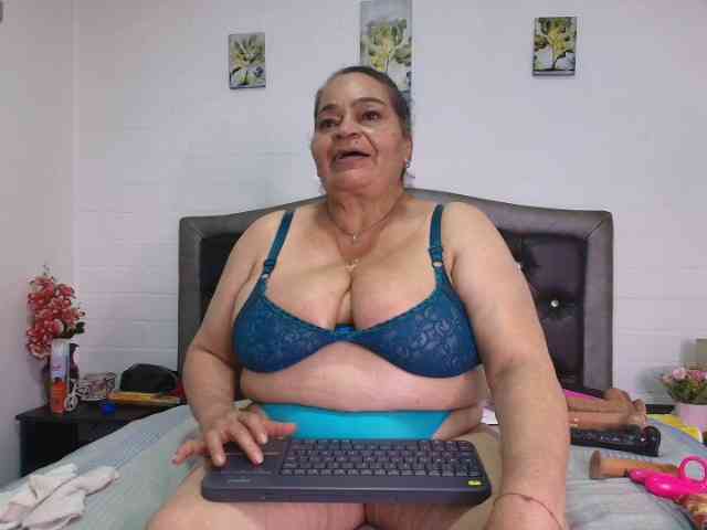 QueenMatturex webcam