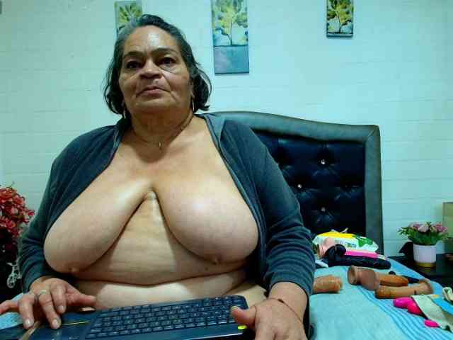 QueenMatturex webcam
