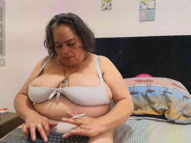 QueenMatturex webcam