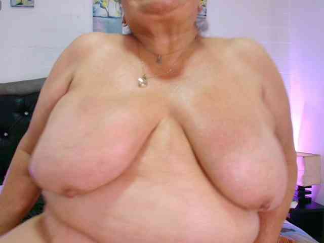QueenMatturex webcam