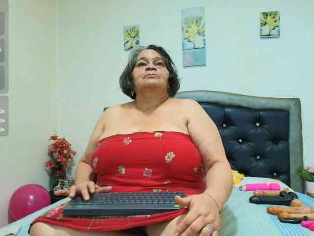 QueenMatturex webcam