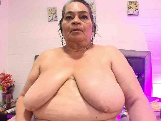 VickyBoobss