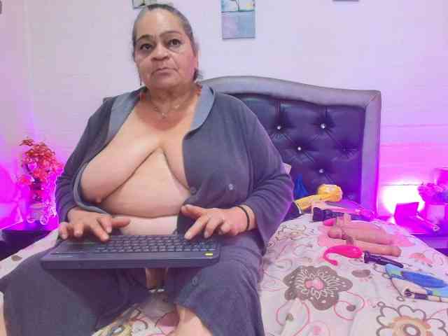 QueenMatturex webcam