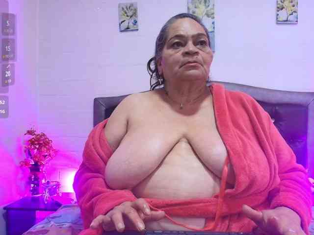 QueenMatturex webcam