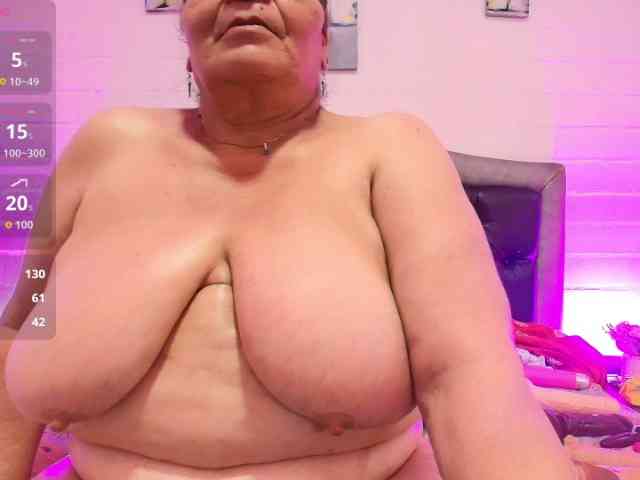 QueenMatturex webcam