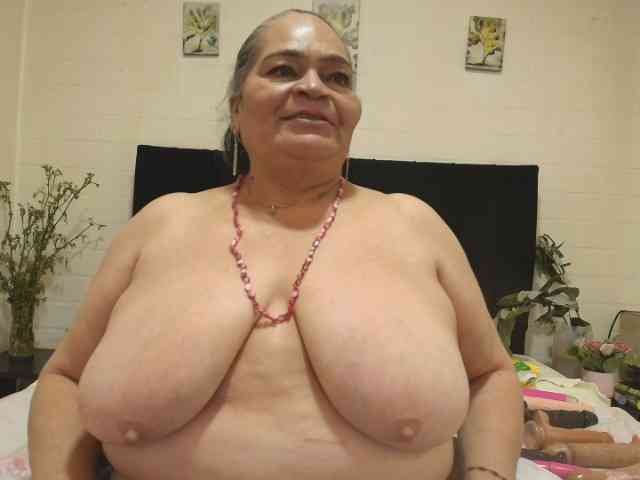 QueenMatturex webcam