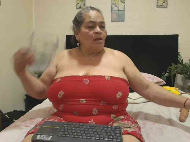QueenMatturex webcam