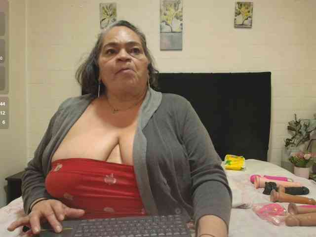 QueenMatturex webcam