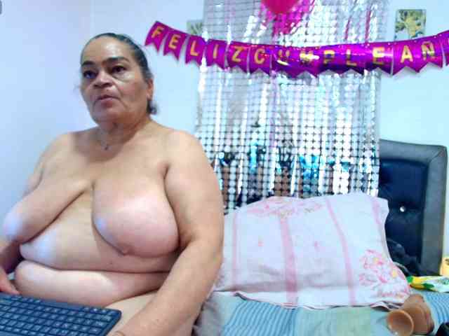 QueenMatturex webcam