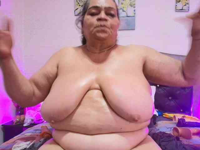QueenMatturex webcam